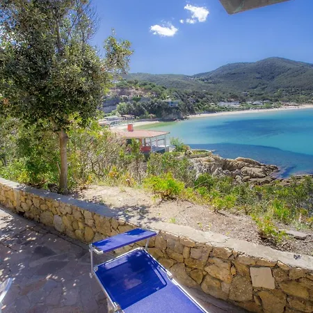 Апартаменты Un Nido Sul Mare - Goelba Портоферрайо